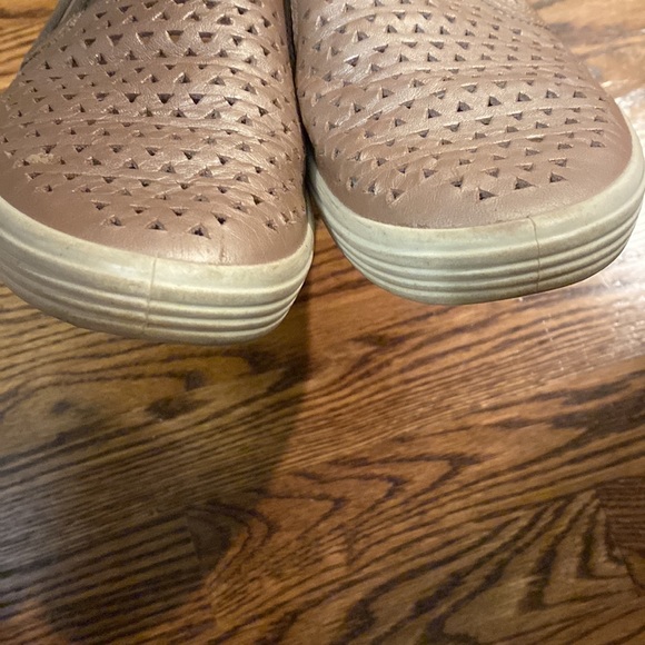GUC, Ecco rose gold slip ons - Picture 4 of 4
